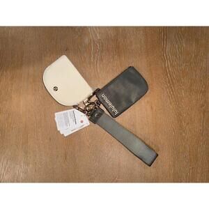 Lululemon Dual Pouch Wristlet Bay Leaf/Light Ivory Gold NWT